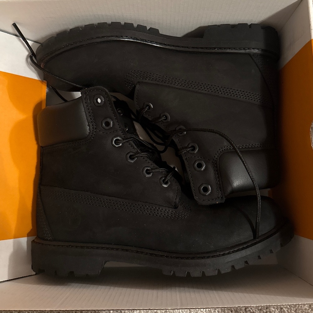 W Black Timberland